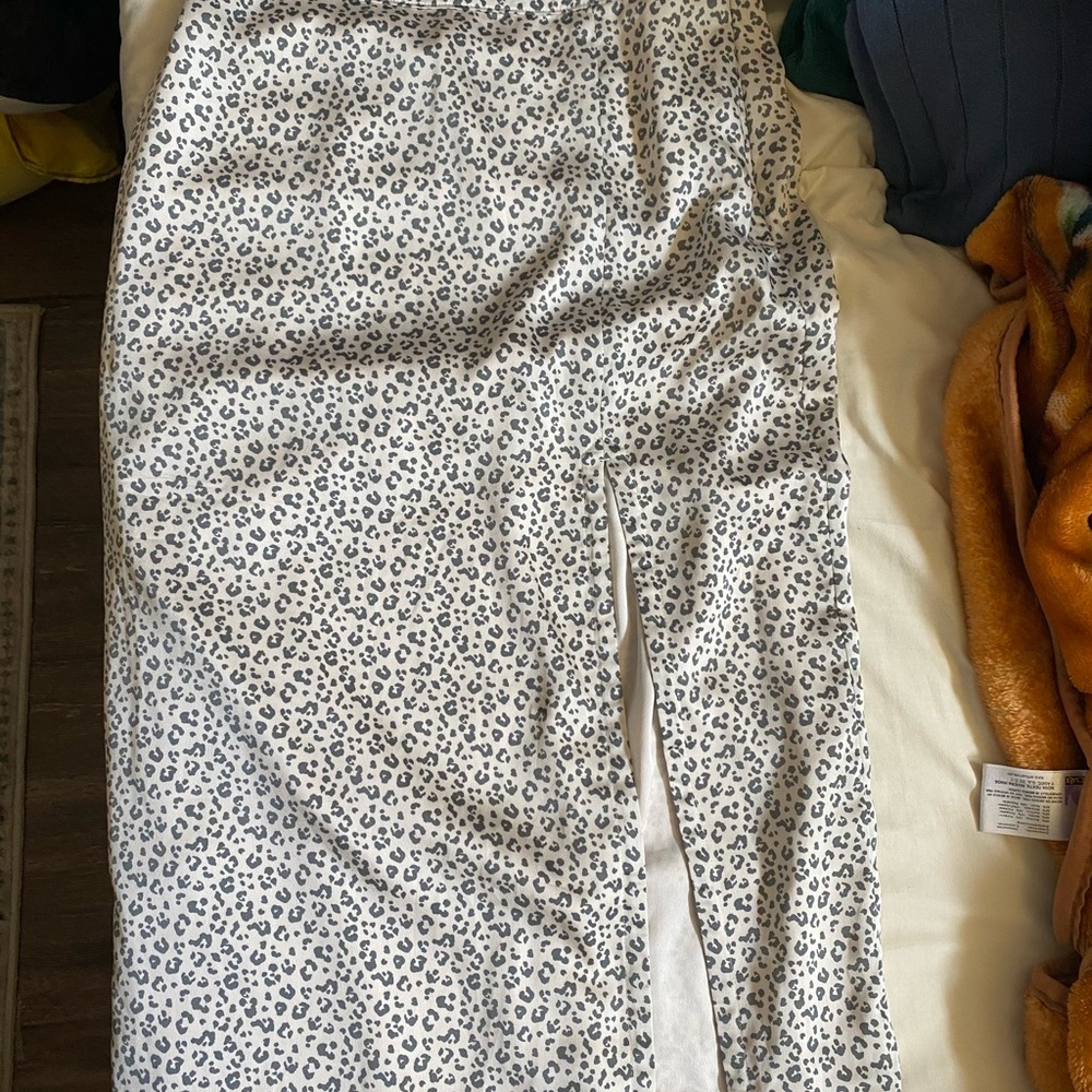 Abercrombie & Fitch White and Gray Leopard Print Midi Skirt with Side Slit